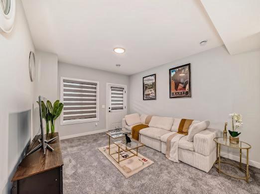Cozy Basement Apartment